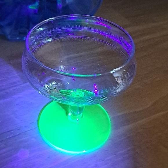 Set of 4 Vintage Tiffin Uranium Stemware Glasses - Picture 5 of 6